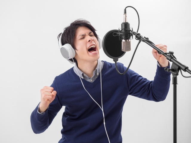 高音域で苦しそう　イメージ